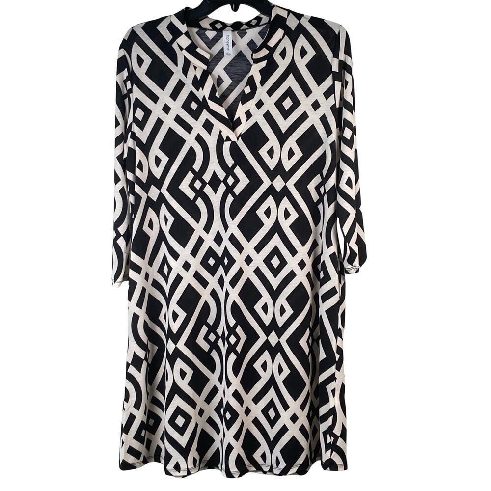 Honeyme Dress Women's Size Medium Gabby 3/4 Sleeve Black White Geometric V-neck